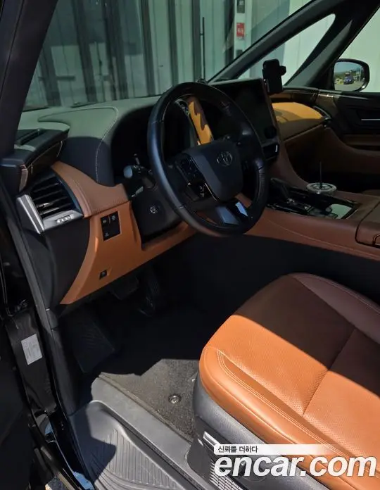 Toyota Alphard 2024 2.5 автомат (вариатор), фото 10