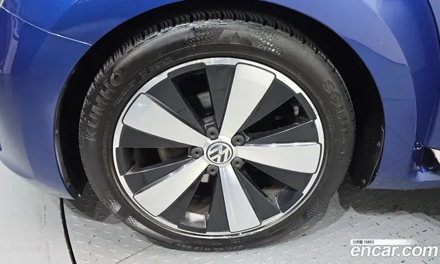 Volkswagen Beatle 2013 2.0 автомат (гидро), миниатюра 5 Volkswagen Beatle 2013 2.0 автомат (гидро), миниатюра 5
