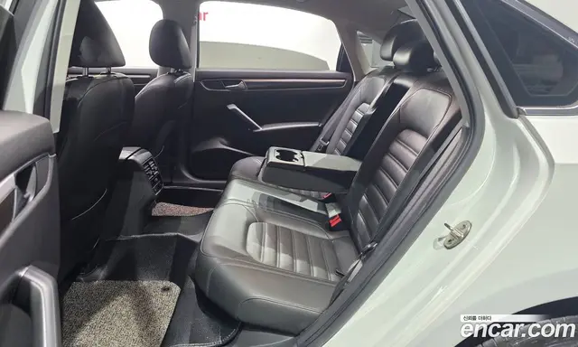 Volkswagen Passat 2018 2.0 автомат (гидро), миниатюра 11