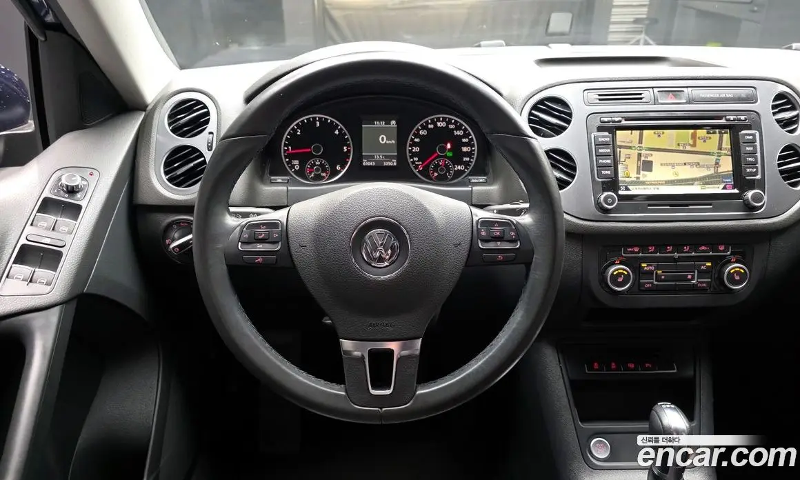 Volkswagen Tiguan 2012 2.0 автомат (гидро), фото 13 Volkswagen Tiguan 2012 2.0 автомат (гидро), фото 13