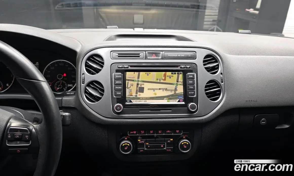 Volkswagen Tiguan 2012 2.0 автомат (гидро), фото 14 Volkswagen Tiguan 2012 2.0 автомат (гидро), фото 14