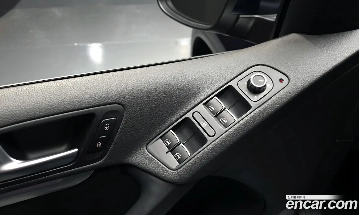 Volkswagen Tiguan 2012 2.0 автомат (гидро), фото 20 Volkswagen Tiguan 2012 2.0 автомат (гидро), фото 20