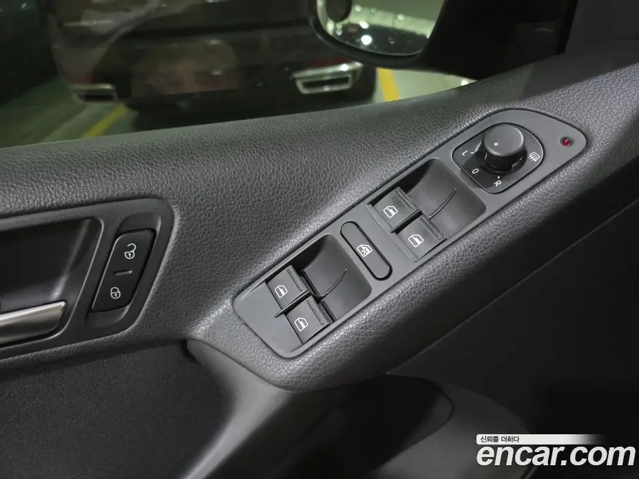 Volkswagen Tiguan 2015 2.0 автомат (гидро), фото 15