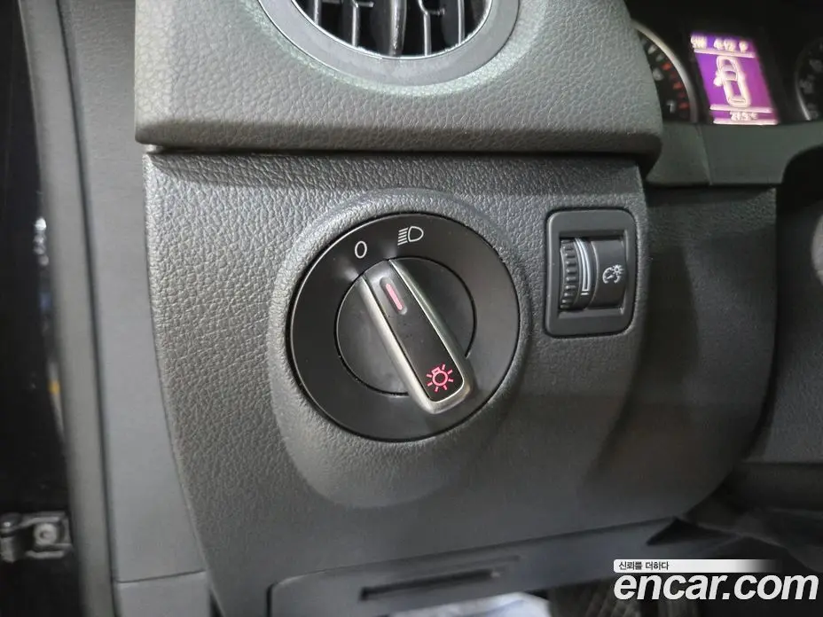 Volkswagen Tiguan 2015 2.0 автомат (гидро), фото 16