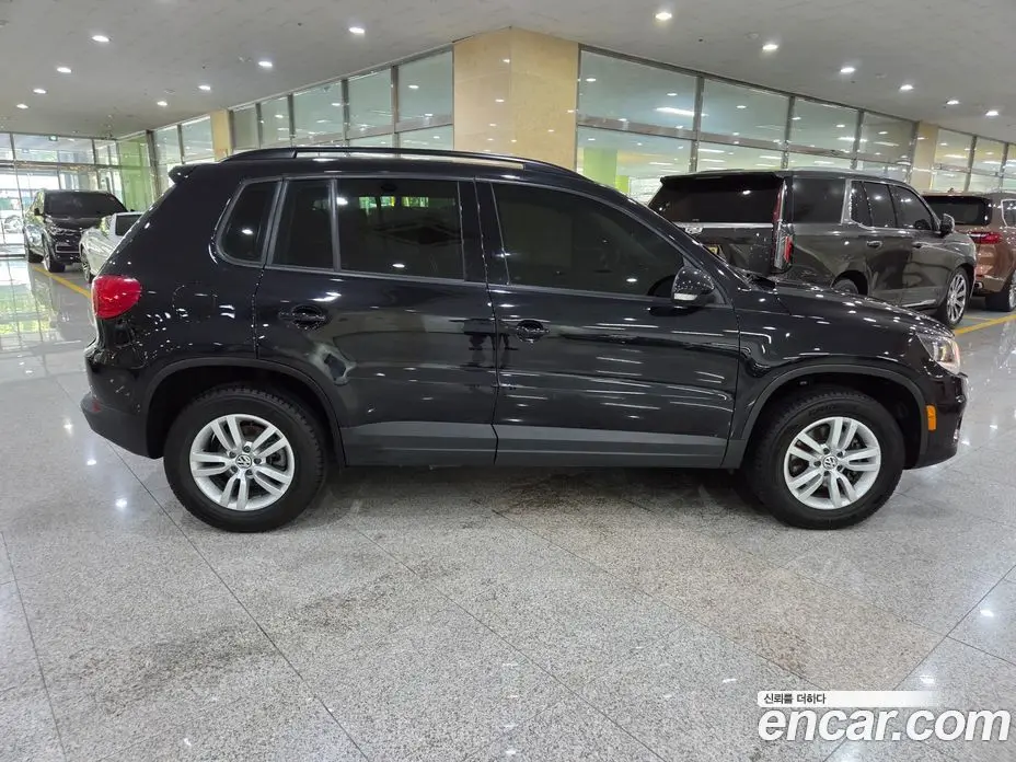 Volkswagen Tiguan 2015 2.0 автомат (гидро), фото 5
