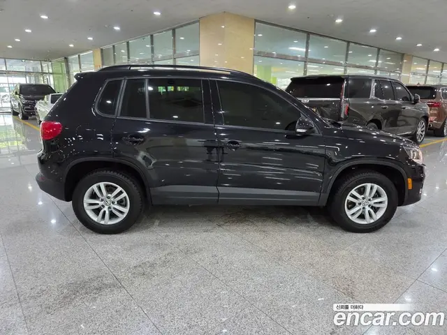 Volkswagen Tiguan 2015 2.0 автомат (гидро), миниатюра 5