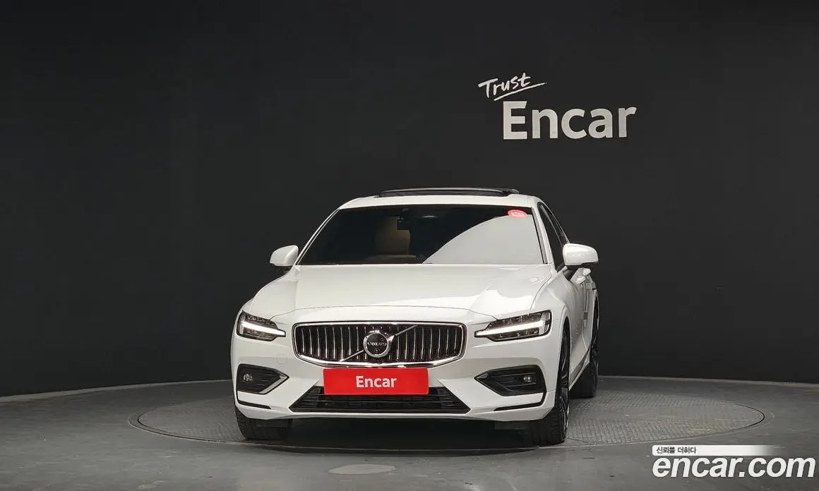 Volvo S60 2024 2.0 автомат (гидро), фото 3 Volvo S60 2024 2.0 автомат (гидро), фото 3