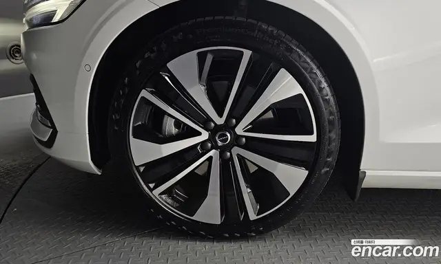 Volvo S60 2024 2.0 автомат (гидро), миниатюра 5 Volvo S60 2024 2.0 автомат (гидро), миниатюра 5