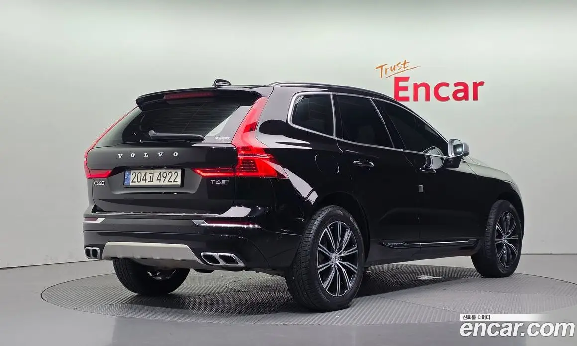 Volvo XC60 2018 2.0 автомат (гидро), фото 2 Volvo XC60 2018 2.0 автомат (гидро), фото 2