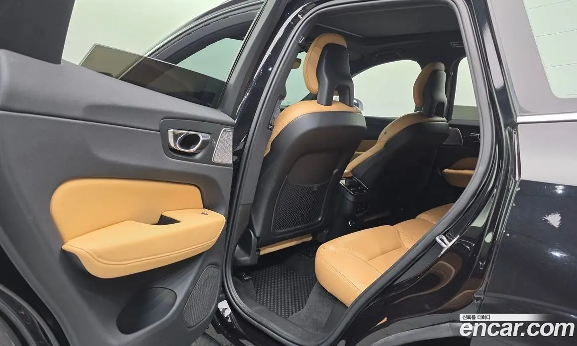 Volvo XC60 2018 2.0 автомат (гидро), фото 15 Volvo XC60 2018 2.0 автомат (гидро), фото 15