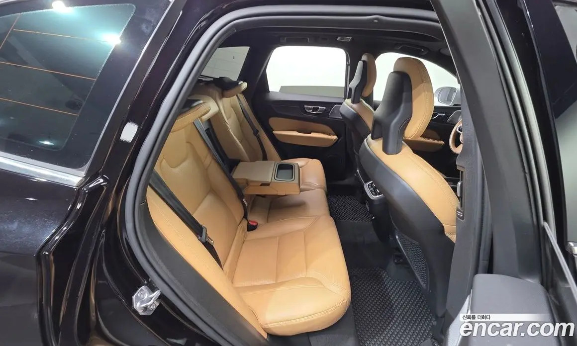 Volvo XC60 2018 2.0 автомат (гидро), фото 17 Volvo XC60 2018 2.0 автомат (гидро), фото 17