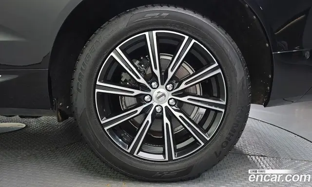 Volvo XC60 2018 2.0 автомат (гидро), миниатюра 5 Volvo XC60 2018 2.0 автомат (гидро), миниатюра 5