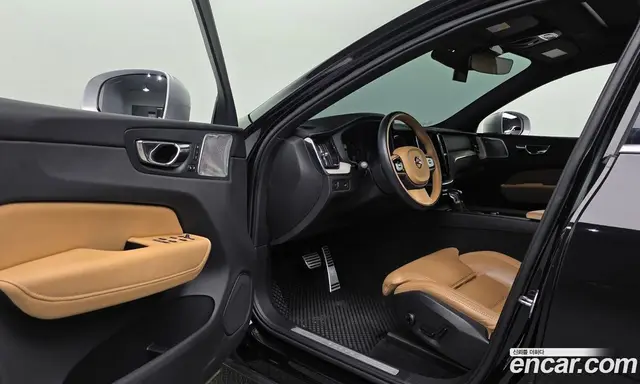 Volvo XC60 2018 2.0 автомат (гидро), миниатюра 10 Volvo XC60 2018 2.0 автомат (гидро), миниатюра 10