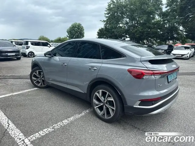 Audi Q4 e-tron 2022 автомат (гидро), миниатюра 2
