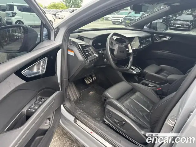 Audi Q4 e-tron 2022 автомат (гидро), миниатюра 5