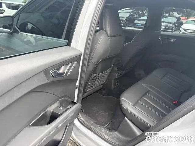 Audi Q4 e-tron 2022 автомат (гидро), миниатюра 7