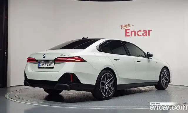 BMW 5 серия 2025 2.0 автомат (гидро), миниатюра 2