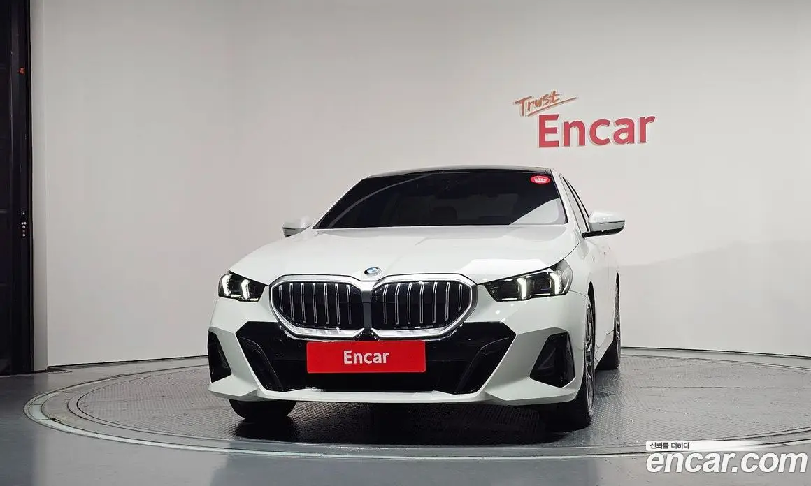BMW 5 серия 2025 2.0 автомат (гидро), фото 3