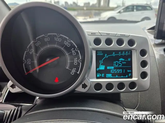Chevrolet Spark 2012 1.0 автомат (гидро), миниатюра 8
