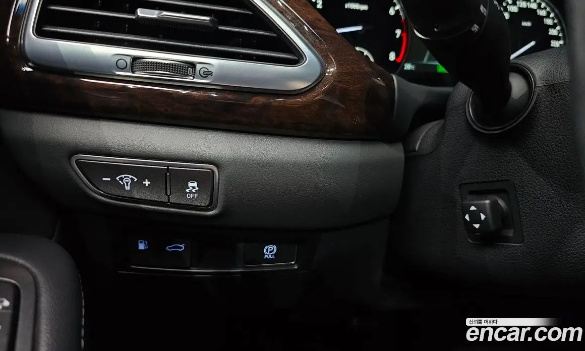 Genesis EQ900 2016 3.3 автомат (гидро), фото 14 Genesis EQ900 2016 3.3 автомат (гидро), фото 14