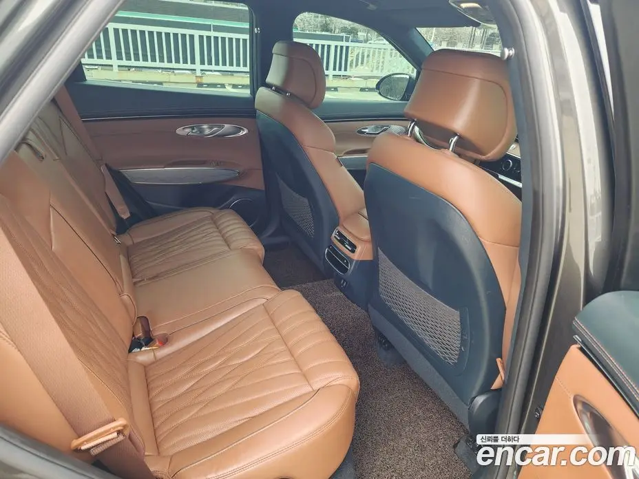 Genesis GV70 2023 2.5 автомат (гидро), фото 13 Genesis GV70 2023 2.5 автомат (гидро), фото 13