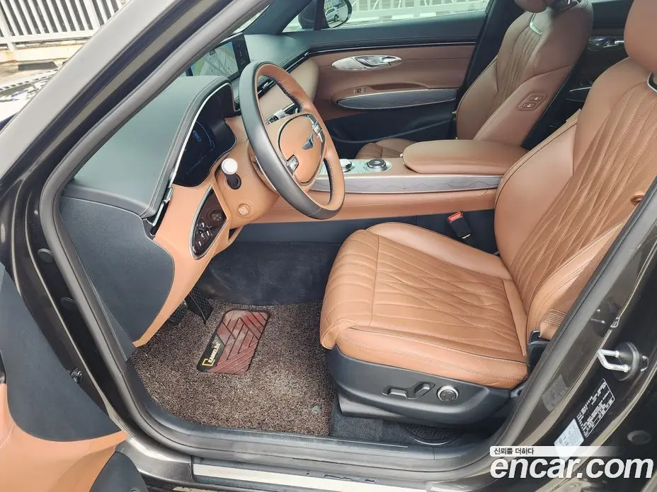 Genesis GV70 2023 2.5 автомат (гидро), фото 9 Genesis GV70 2023 2.5 автомат (гидро), фото 9