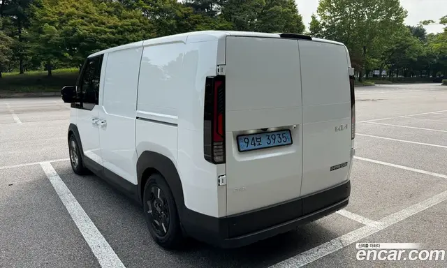 Kia PV5 2026 2.0 автомат (гидро), миниатюра 6