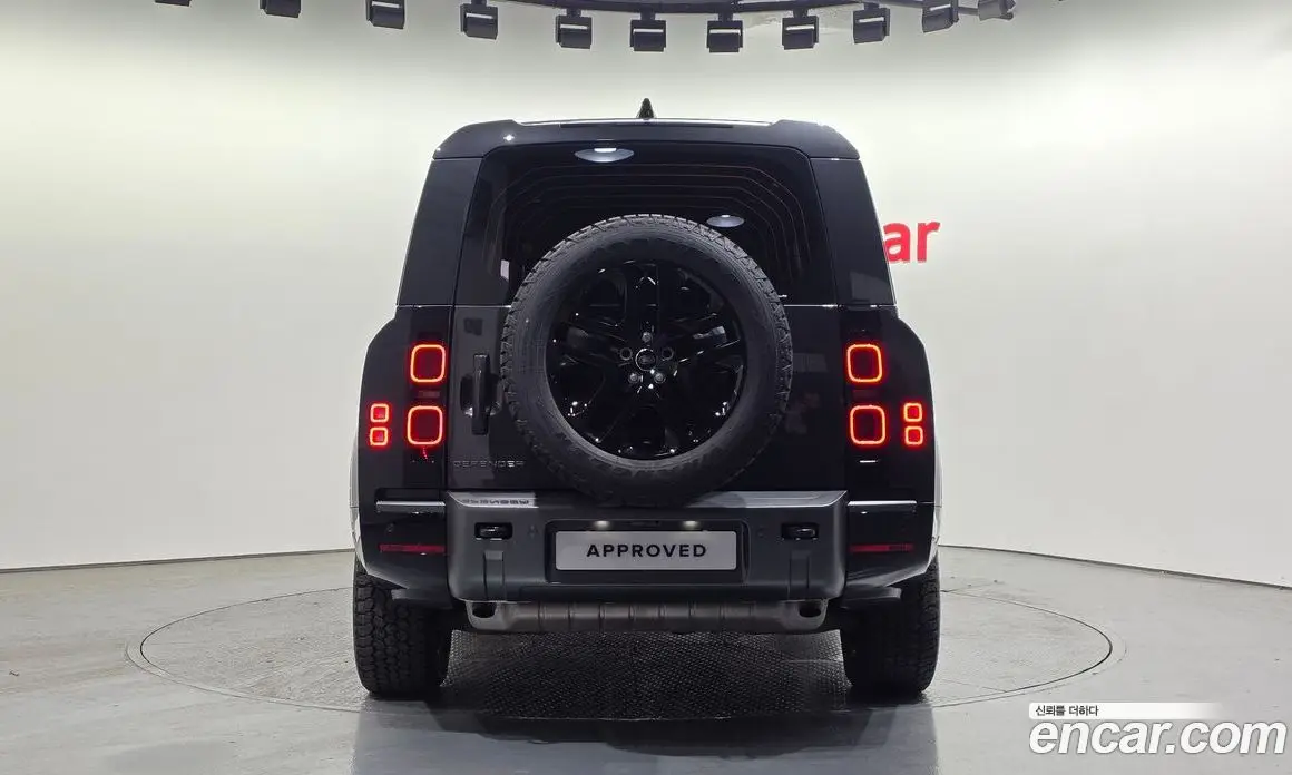 Land Rover Defender 2024 3.0 автомат (гидро), фото 7 Land Rover Defender 2024 3.0 автомат (гидро), фото 7