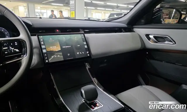 Land Rover Range Rover Velar 2024 2.0 автомат (гидро), миниатюра 10 Land Rover Range Rover Velar 2024 2.0 автомат (гидро), миниатюра 10