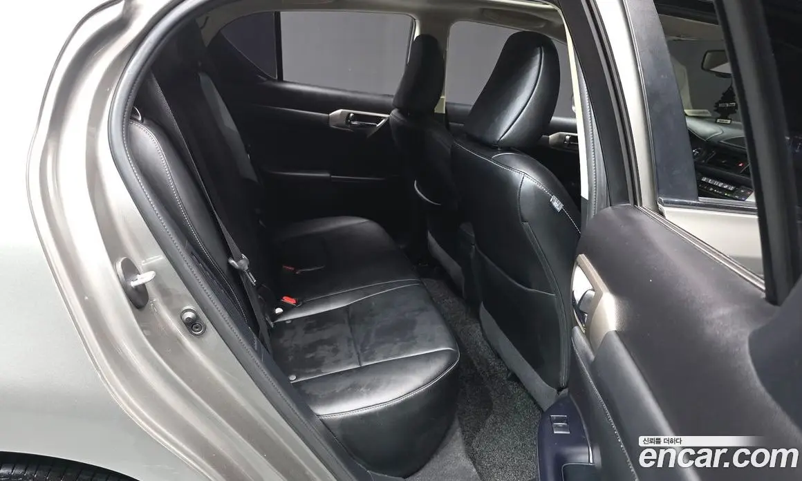 Lexus CT200h 2017 1.8 автомат (гидро), фото 12
