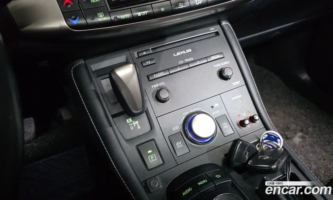 Lexus CT200h 2017 1.8 автомат (гидро), фото 9