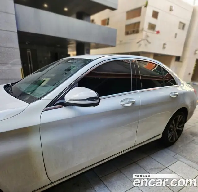 Mercedes-Benz C-Class 2020 1.9 автомат (гидро), миниатюра 3