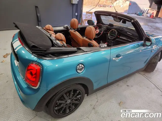 Mini Cooper Convertible 2016 2.0 автомат (гидро), миниатюра 2 Mini Cooper Convertible 2016 2.0 автомат (гидро), миниатюра 2