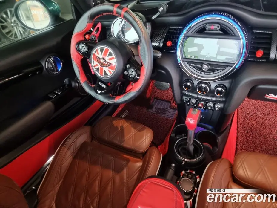 Mini Cooper Convertible 2016 2.0 автомат (гидро), фото 19 Mini Cooper Convertible 2016 2.0 автомат (гидро), фото 19