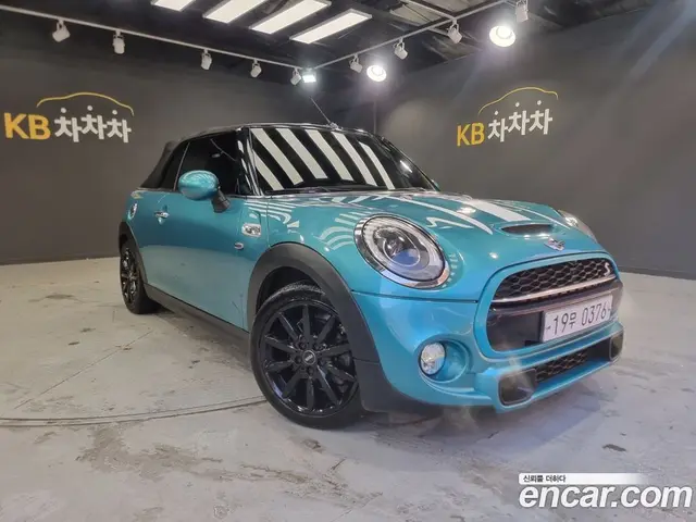 Mini Cooper Convertible 2016 2.0 автомат (гидро), миниатюра 4 Mini Cooper Convertible 2016 2.0 автомат (гидро), миниатюра 4