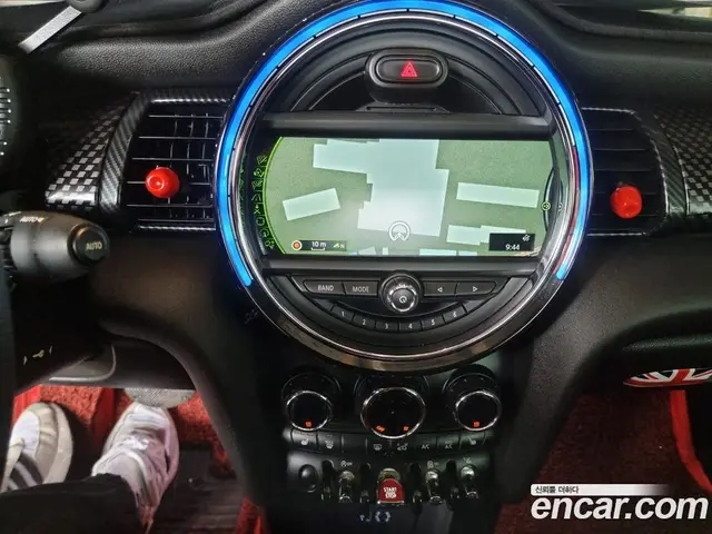 Mini Cooper Convertible 2016 2.0 автомат (гидро), миниатюра 10 Mini Cooper Convertible 2016 2.0 автомат (гидро), миниатюра 10