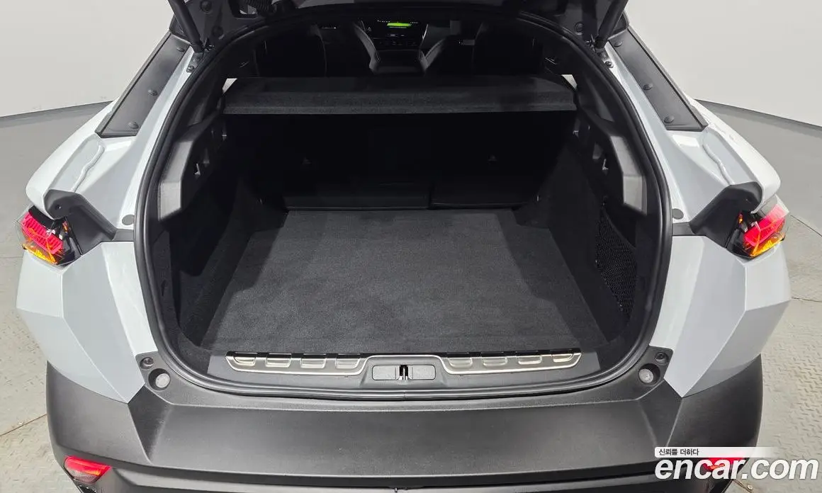 Peugeot 408 2025 1.2 автомат (гидро), фото 19 Peugeot 408 2025 1.2 автомат (гидро), фото 19