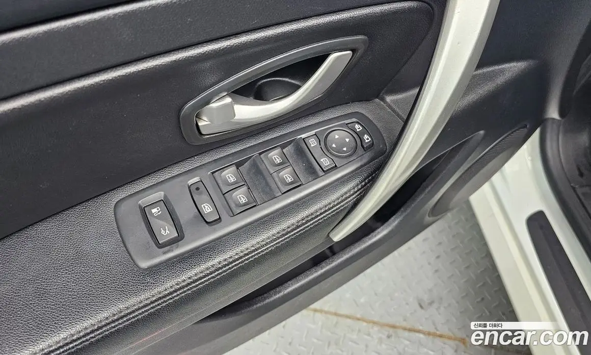 Renault (Samsung) SM5 2016 2.0 автомат (гидро), фото 11 Renault (Samsung) SM5 2016 2.0 автомат (гидро), фото 11