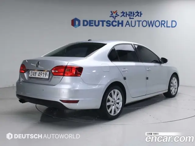 Volkswagen Jetta 2011 2.0 автомат (гидро), миниатюра 2