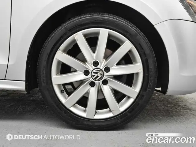 Volkswagen Jetta 2011 2.0 автомат (гидро), миниатюра 5