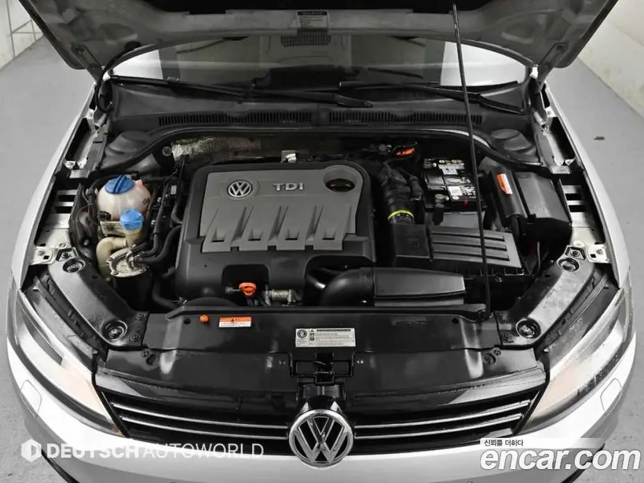 Volkswagen Jetta 2011 2.0 автомат (гидро), фото 6