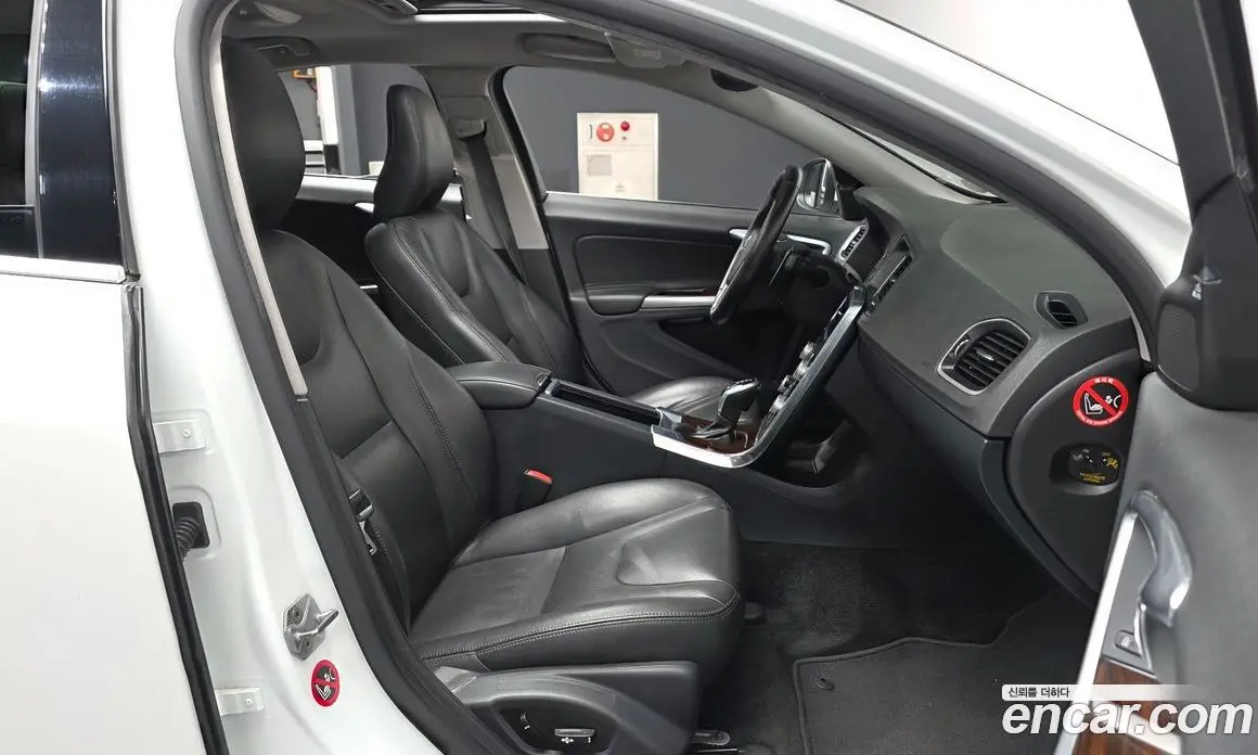 Volvo S60 2016 2.0 автомат (гидро), фото 11 Volvo S60 2016 2.0 автомат (гидро), фото 11