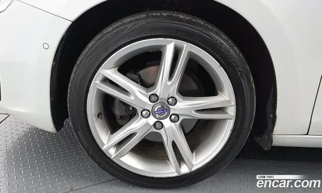 Volvo S60 2016 2.0 автомат (гидро), миниатюра 5 Volvo S60 2016 2.0 автомат (гидро), миниатюра 5