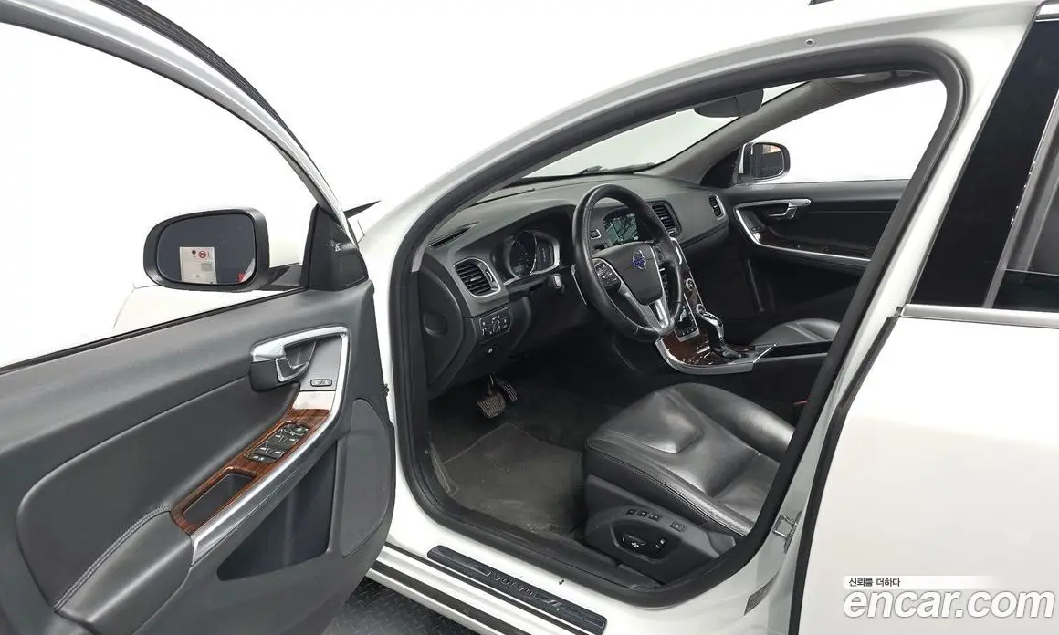 Volvo S60 2016 2.0 автомат (гидро), фото 10 Volvo S60 2016 2.0 автомат (гидро), фото 10