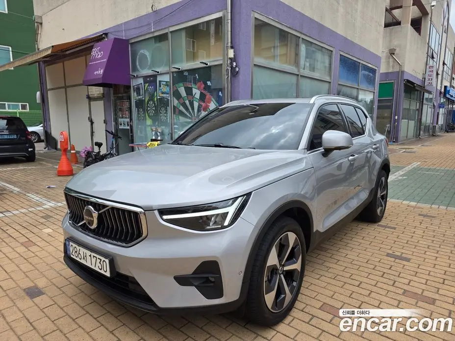 Volvo XC40 2022 2.0 автомат (гидро), фото 1 Volvo XC40 2022 2.0 автомат (гидро), фото 1