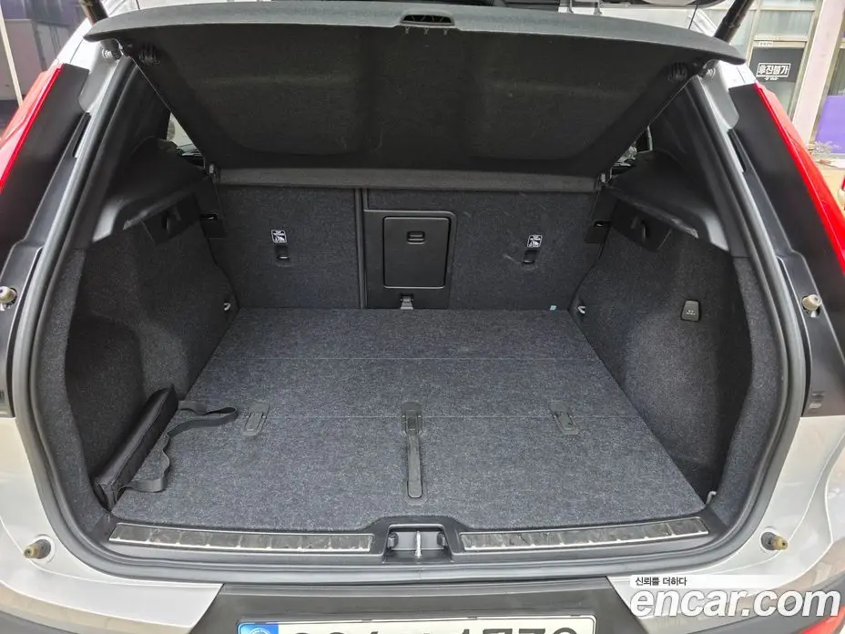 Volvo XC40 2022 2.0 автомат (гидро), фото 6 Volvo XC40 2022 2.0 автомат (гидро), фото 6