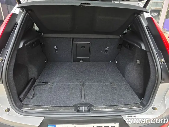 Volvo XC40 2022 2.0 автомат (гидро), миниатюра 6 Volvo XC40 2022 2.0 автомат (гидро), миниатюра 6