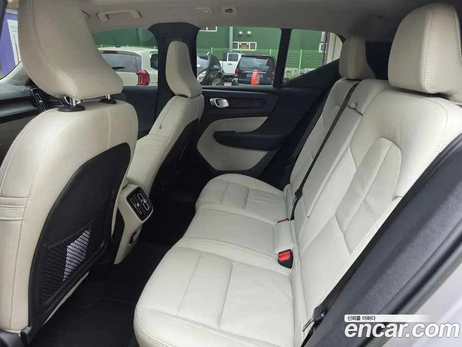 Volvo XC40 2022 2.0 автомат (гидро), фото 10 Volvo XC40 2022 2.0 автомат (гидро), фото 10
