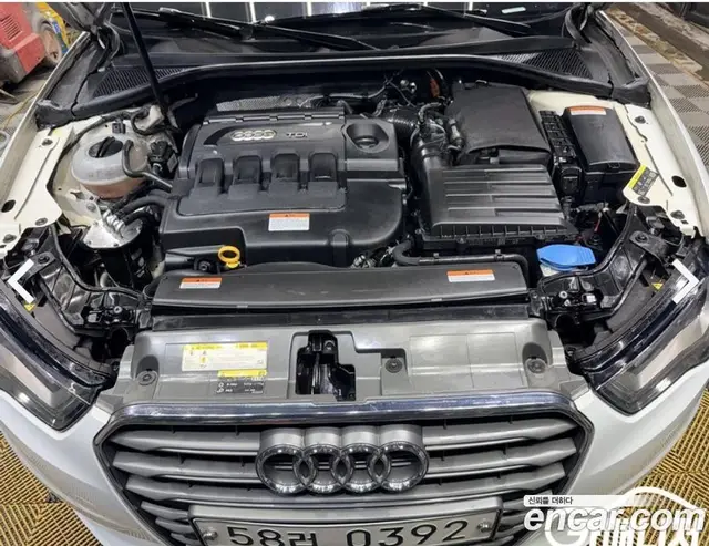 Audi A3 2015 2.0 автомат (гидро), миниатюра 9