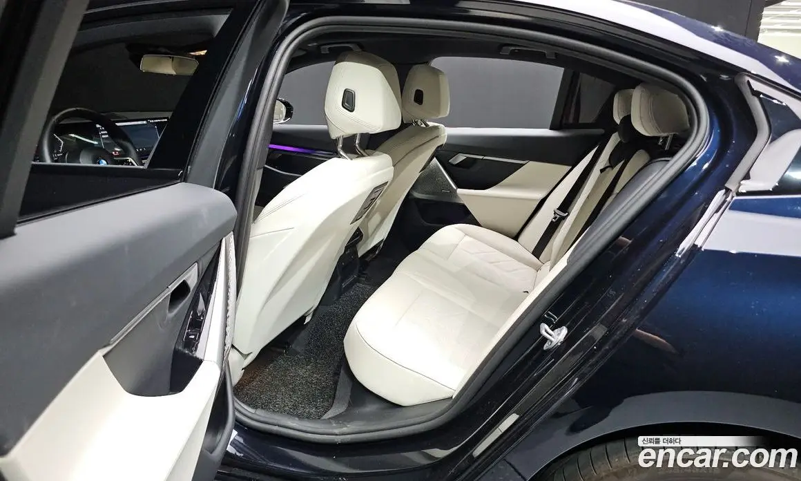 BMW 5 серия 2025 2.0 автомат (гидро), фото 19 BMW 5 серия 2025 2.0 автомат (гидро), фото 19